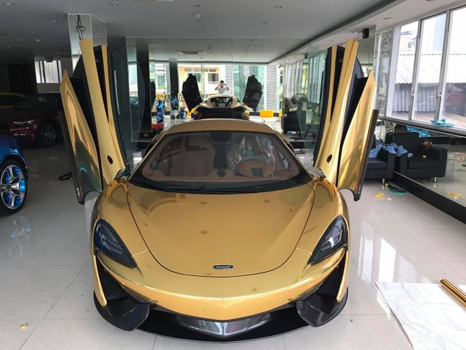 Sieu xe McLaren 570S chat vat vao showroom Sai Gon-Hinh-2